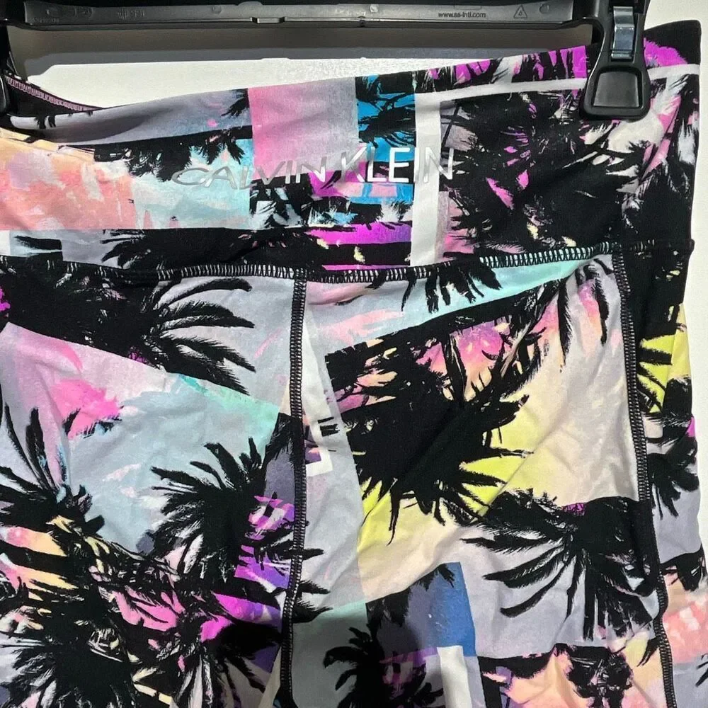 Calvin Klein Women's Multicolor Palm Tree Design High Rise Biker Shorts‎ Large